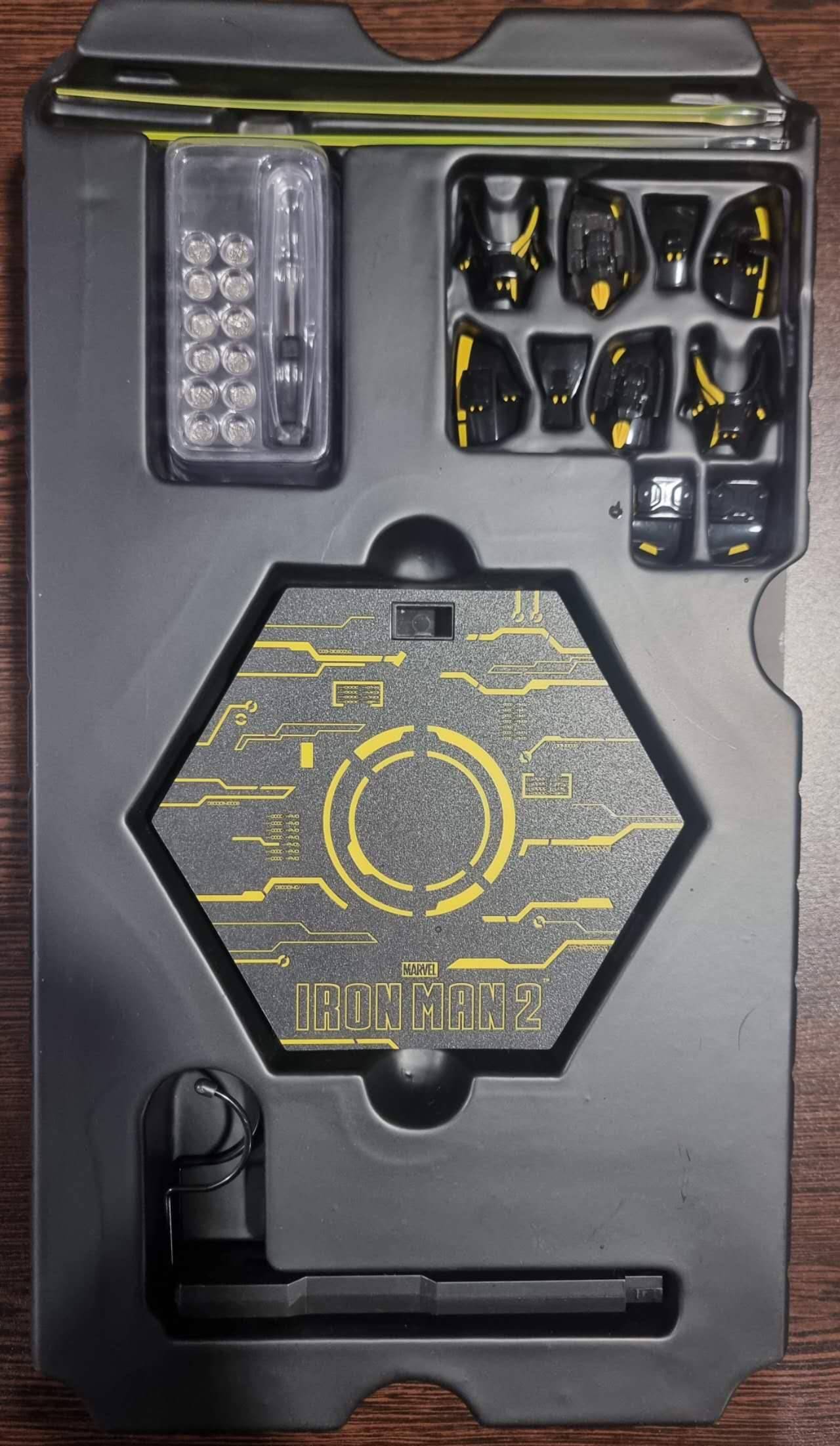 PRE-LOVED - Hot Toys Exclusive - MMS523D29 - Iron Man Mark 6 Neon Tech 2.0