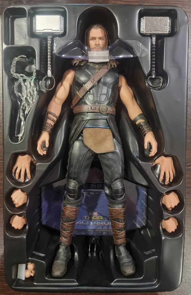 PRE-LOVED - Hot Toys 2017 Toy Fair Exclusive - MMS416 - Thor: Ragnarok: Roadworn Thor