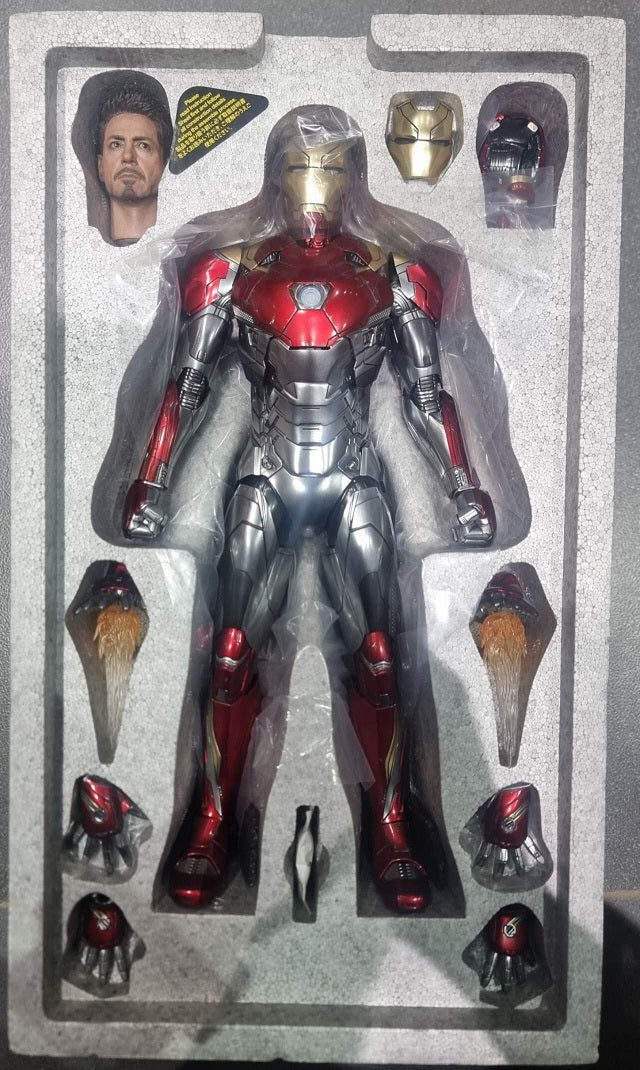PRE-LOVED - Hot Toys - MMS427D19 - Spider-Man : Homecoming – Iron Man Mark XLVII
