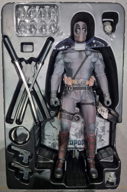 PRE-LOVED - Hot Toys Exclusive - MMS505 - Deadpool 2: Deadpool Dusty Version