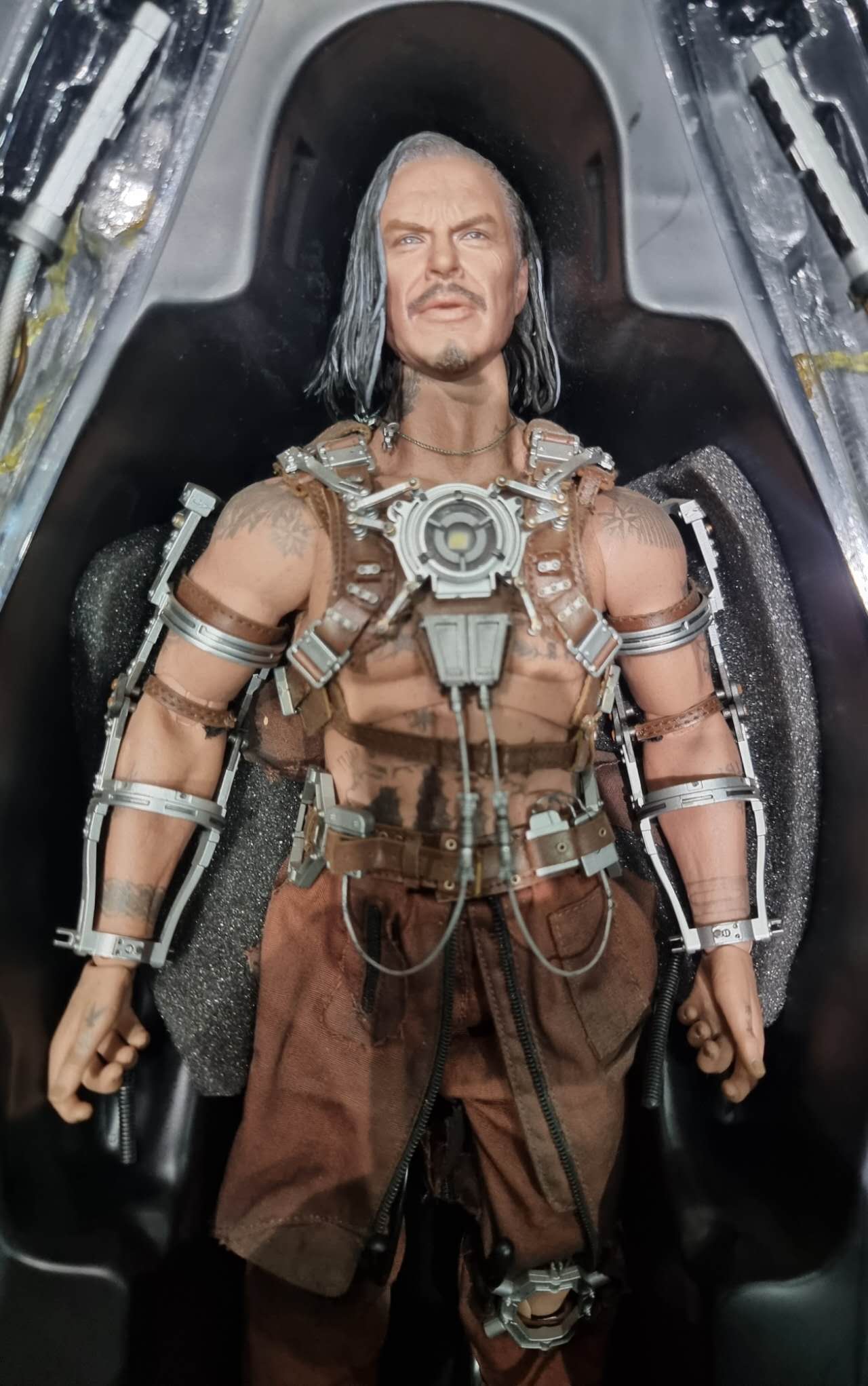 PRE-LOVED - Hot Toys - MMS121 - Iron Man 2: Whiplish