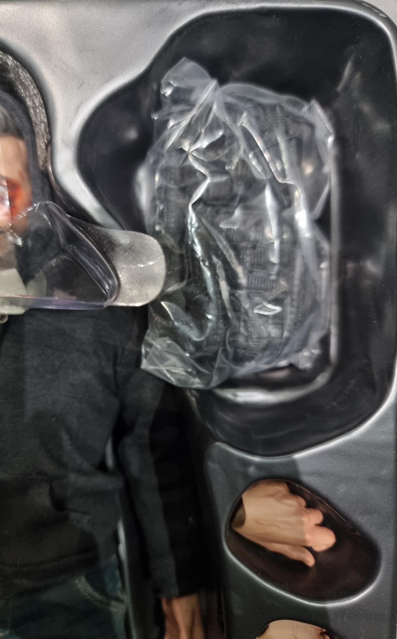 PRE-LOVED - Hot Toys - MMS209 - Iron Man 3: Tony Stark The Mechanic