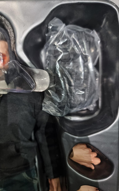 PRE-LOVED - Hot Toys - MMS209 - Iron Man 3: Tony Stark The Mechanic