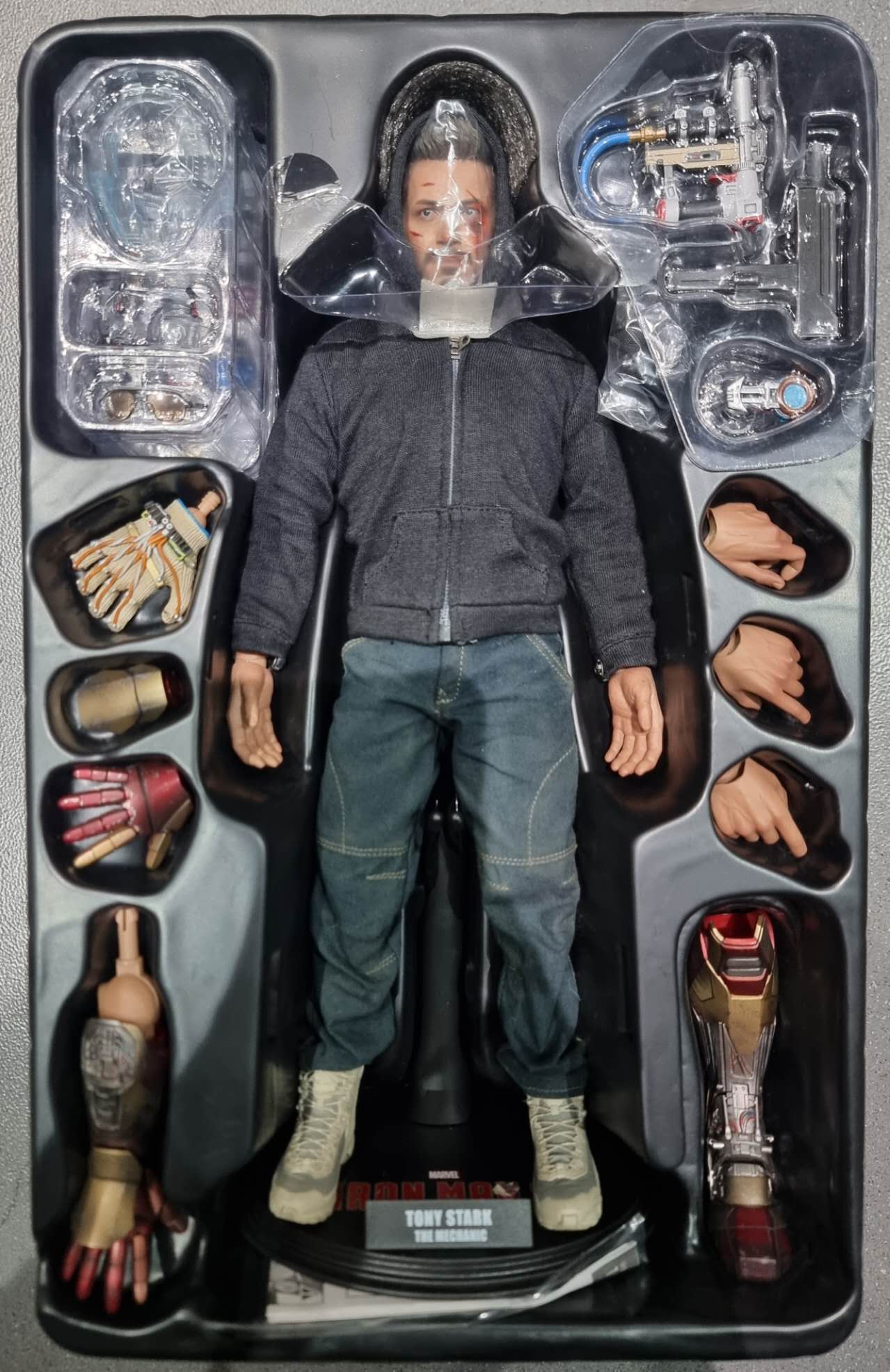 PRE-LOVED - Hot Toys - MMS209 - Iron Man 3: Tony Stark The Mechanic