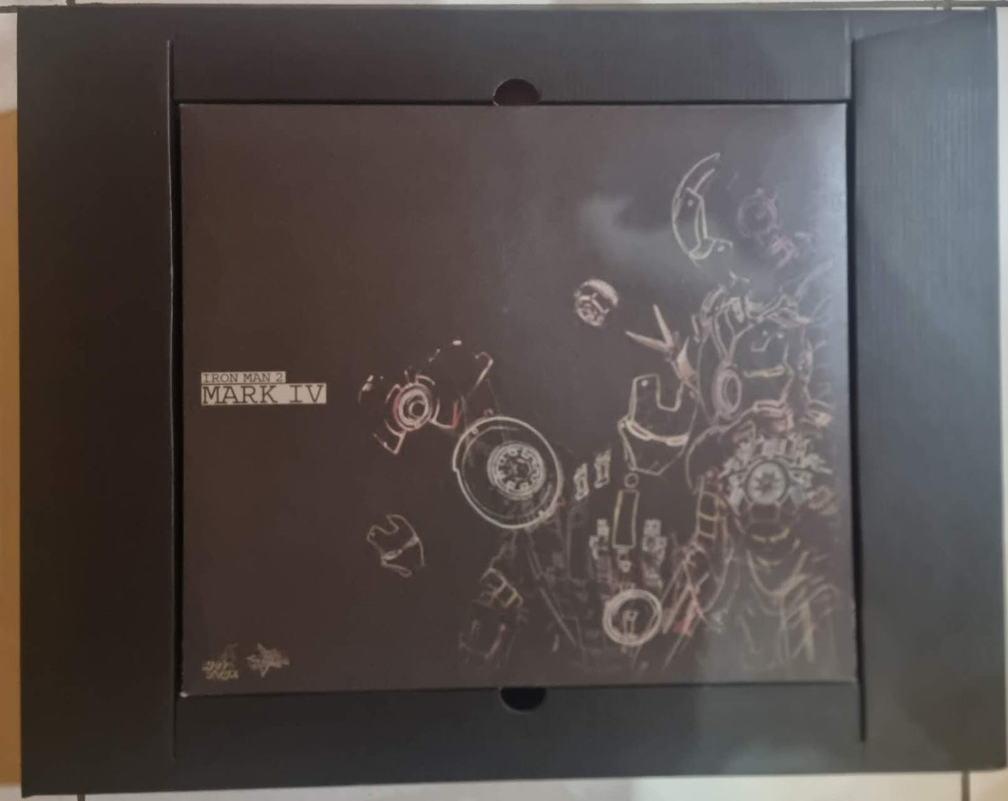 PRE-LOVED - Hot Toys - MMS160 - Suit-Up Gantry with Iron Man Mark IV Set