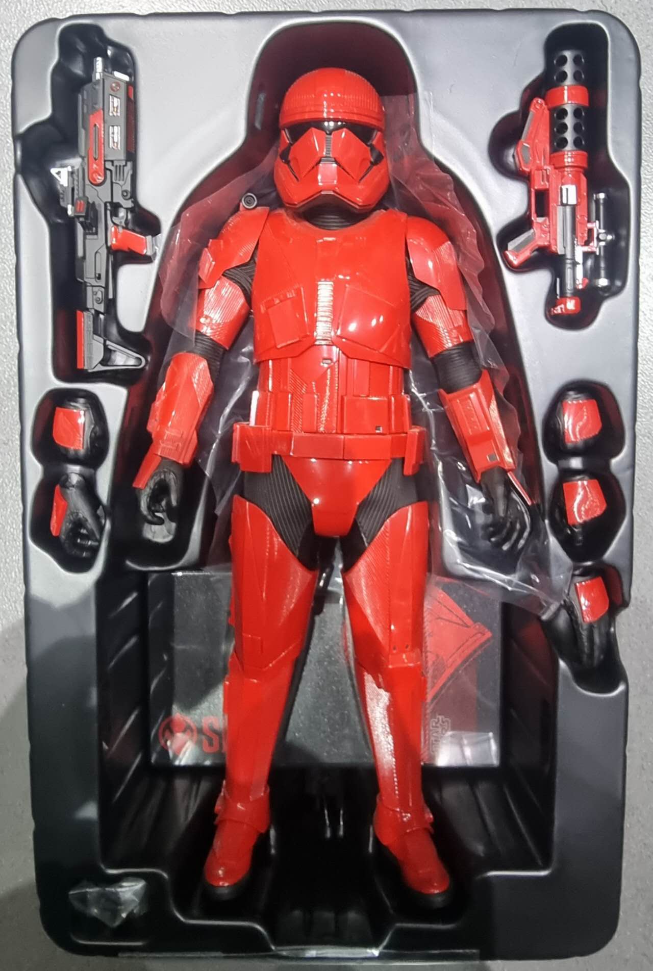 PRE-LOVED - Hot Toys - MMS544 - Star Wars : The Rise of Skywalker – Sith Trooper