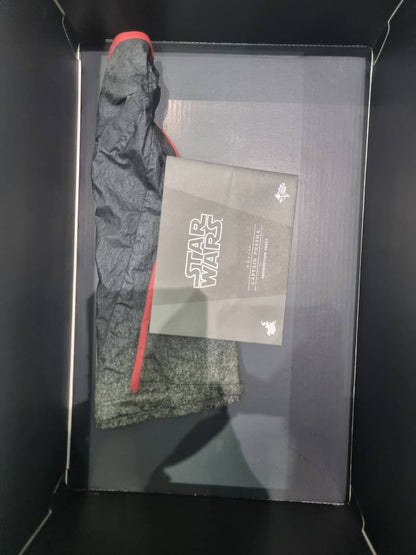 PRE-LOVED - Hot Toys - MMS328 - Star Wars : TFA – Captain Phasma