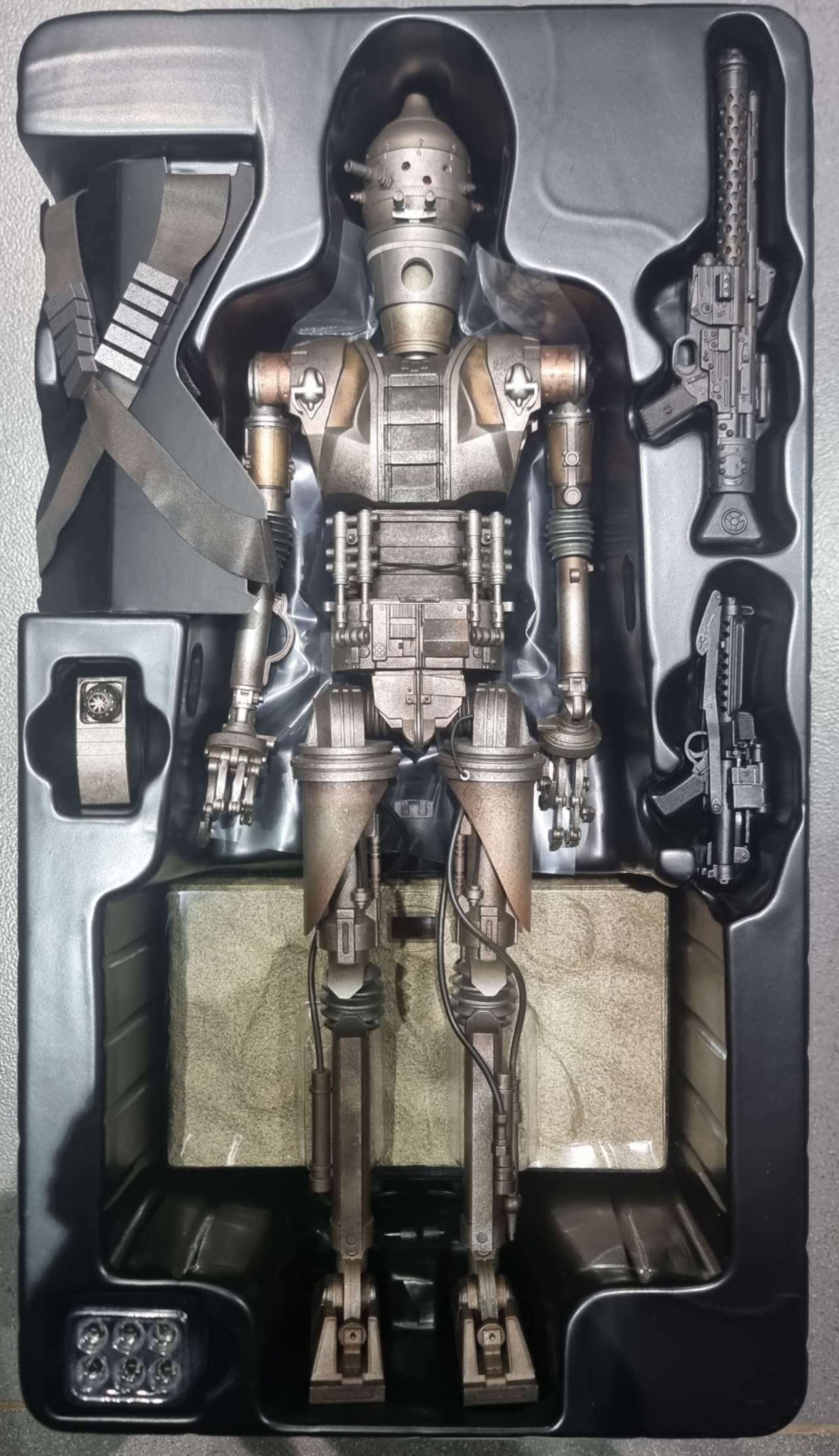 PRE-LOVED - Hot Toys - TMS008 - The Mandalorian – IG-11