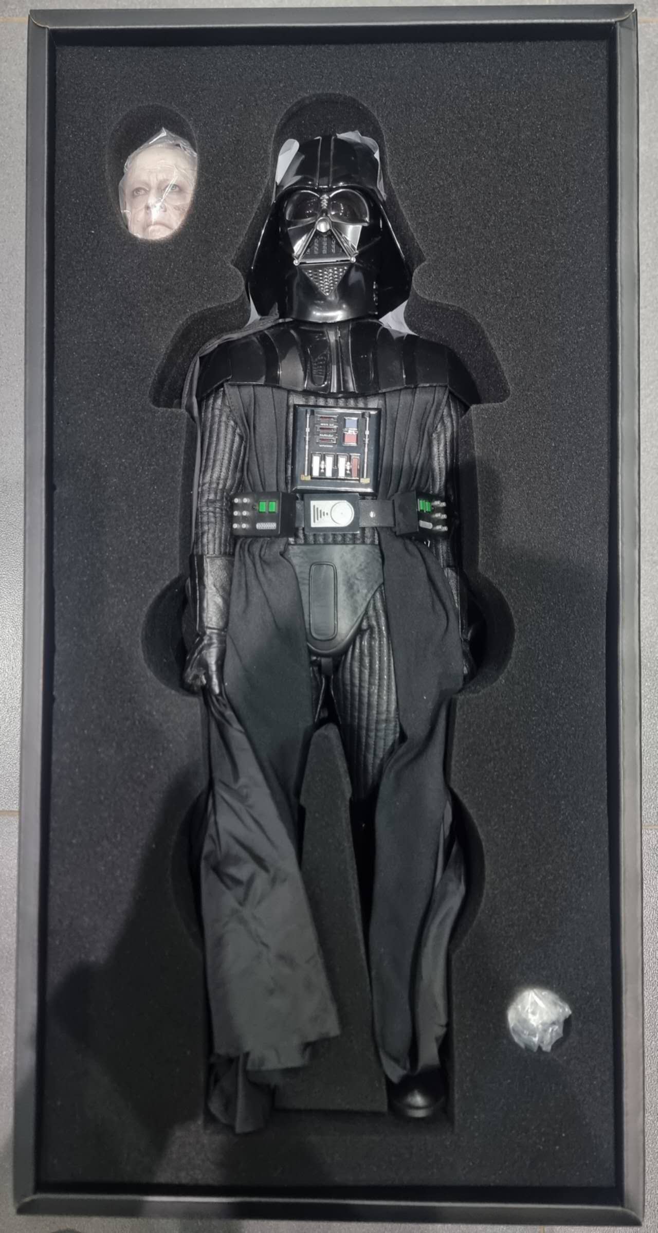 PRE-LOVED - Hot Toys - QS013 - Star Wars VI : ROTJ – Darth Vader