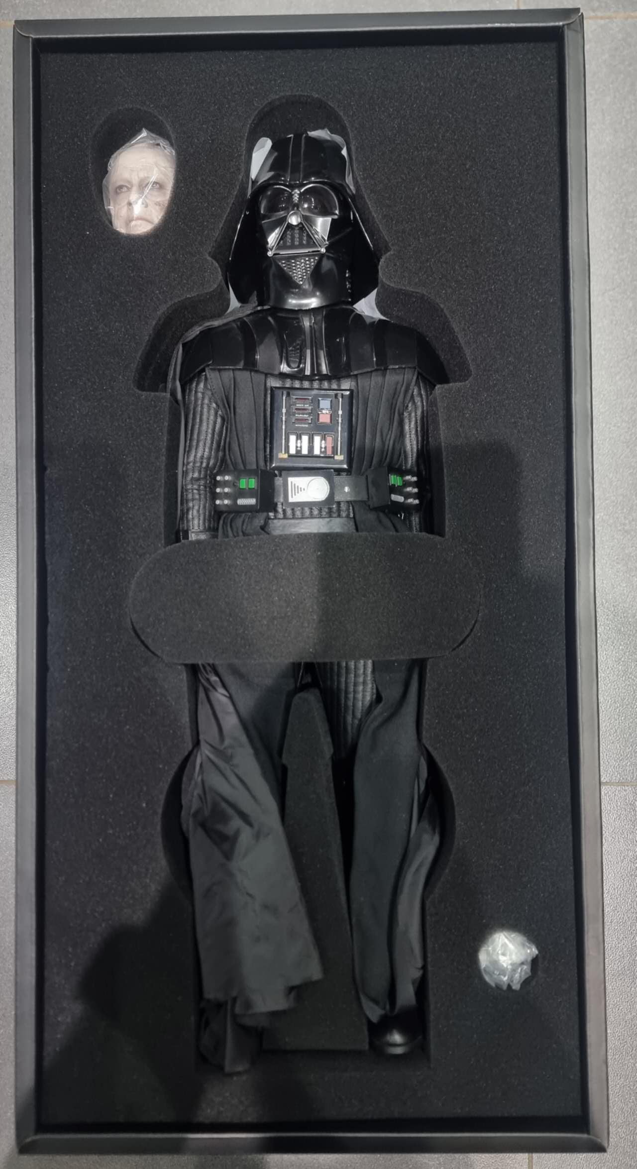 PRE-LOVED - Hot Toys - QS013 - Star Wars VI : ROTJ – Darth Vader
