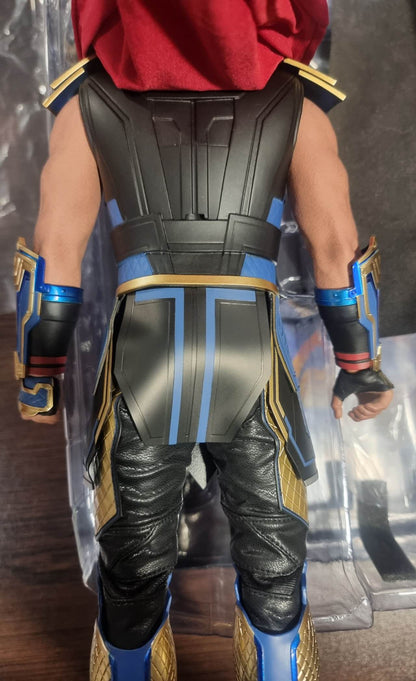 PRE-LOVED - Hot Toys - MMS656 - Thor Love and Thunder: 1/6th Scale Thor