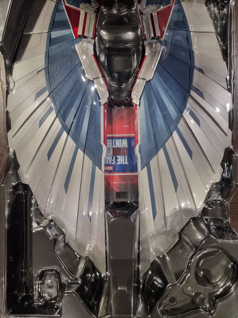Pre-loved - Hot Toys - TMS040 - The Falcon and the Winter Soldier: Captain America - H.G.
