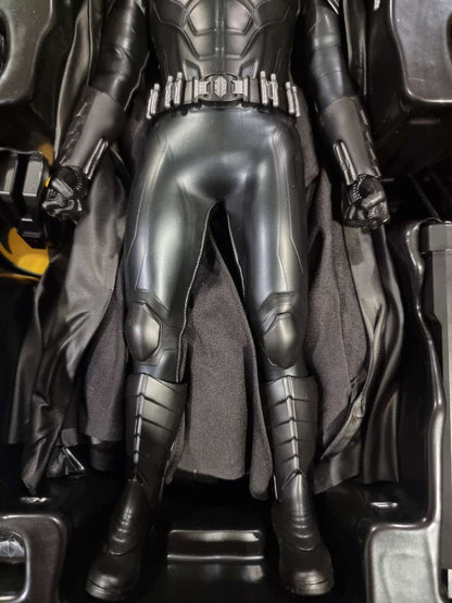 Pre-Loved - Hot Toys - MMS712 - The Flash: Batman (Modern Suit) - AJ