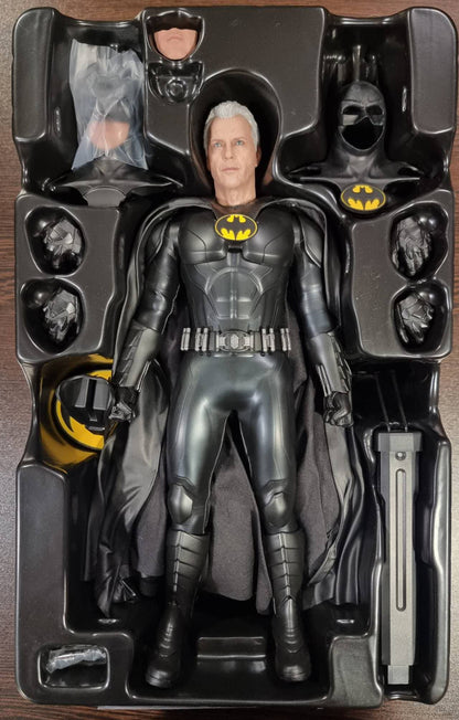 Pre-Loved - Hot Toys - MMS712 - The Flash: Batman (Modern Suit) - AJ