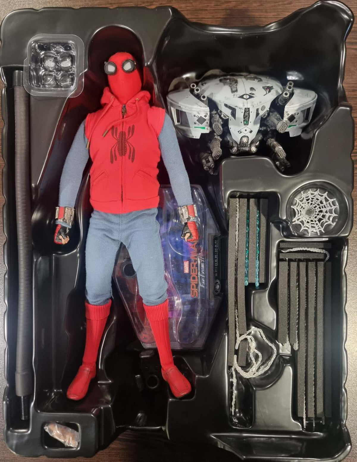 PRE-LOVED - Hot Toys - MMS552 - Spider-Man : Far From Home (Homemade Suit)