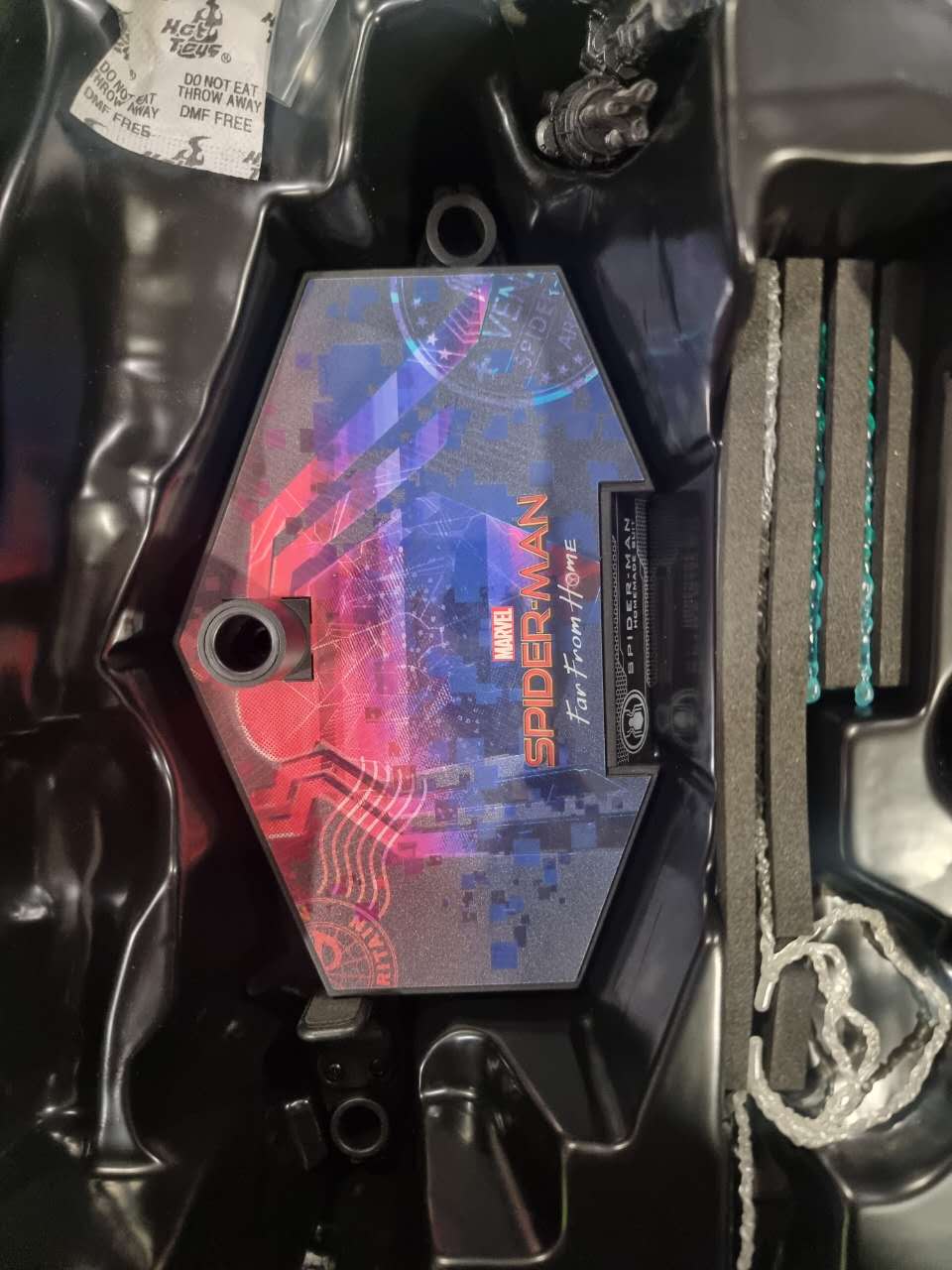 PRE-LOVED - Hot Toys - MMS552 - Spider-Man : Far From Home (Homemade Suit)