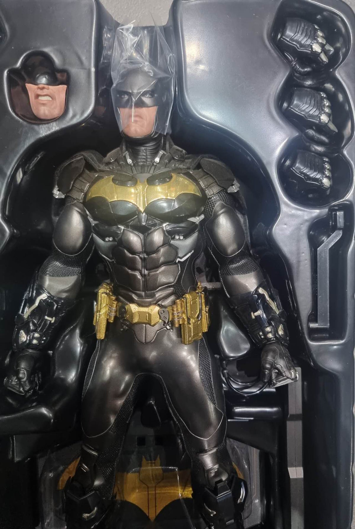 PRE-LOVED - Hot Toys EXCLUSIVE - VGM037 - Batman Prestige Edition