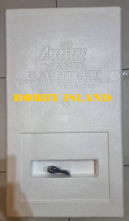 PRE-LOVED - Hot Toys - LMS008 - Avengers : Endgame – Life Size Scale Nano Gauntlet (Hulk Version)