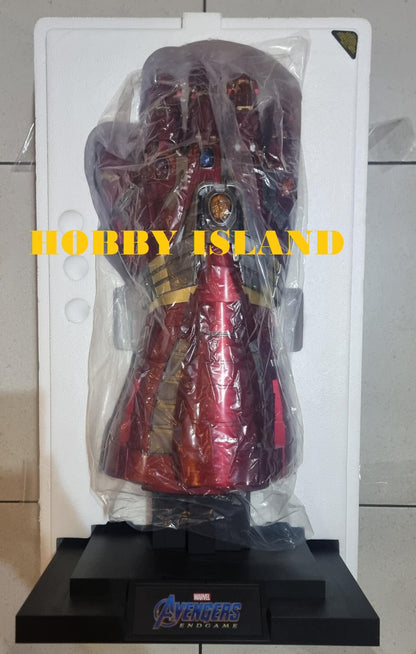 PRE-LOVED - Hot Toys - LMS008 - Avengers : Endgame – Life Size Scale Nano Gauntlet (Hulk Version)