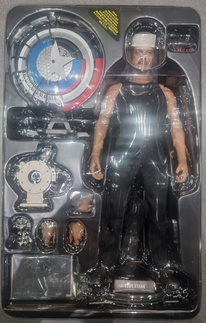 PRE-LOVED - Hot Toys - MMS273 - Iron Man 2: Tony Stark w/ Arc Reactor Creation Accessories Set