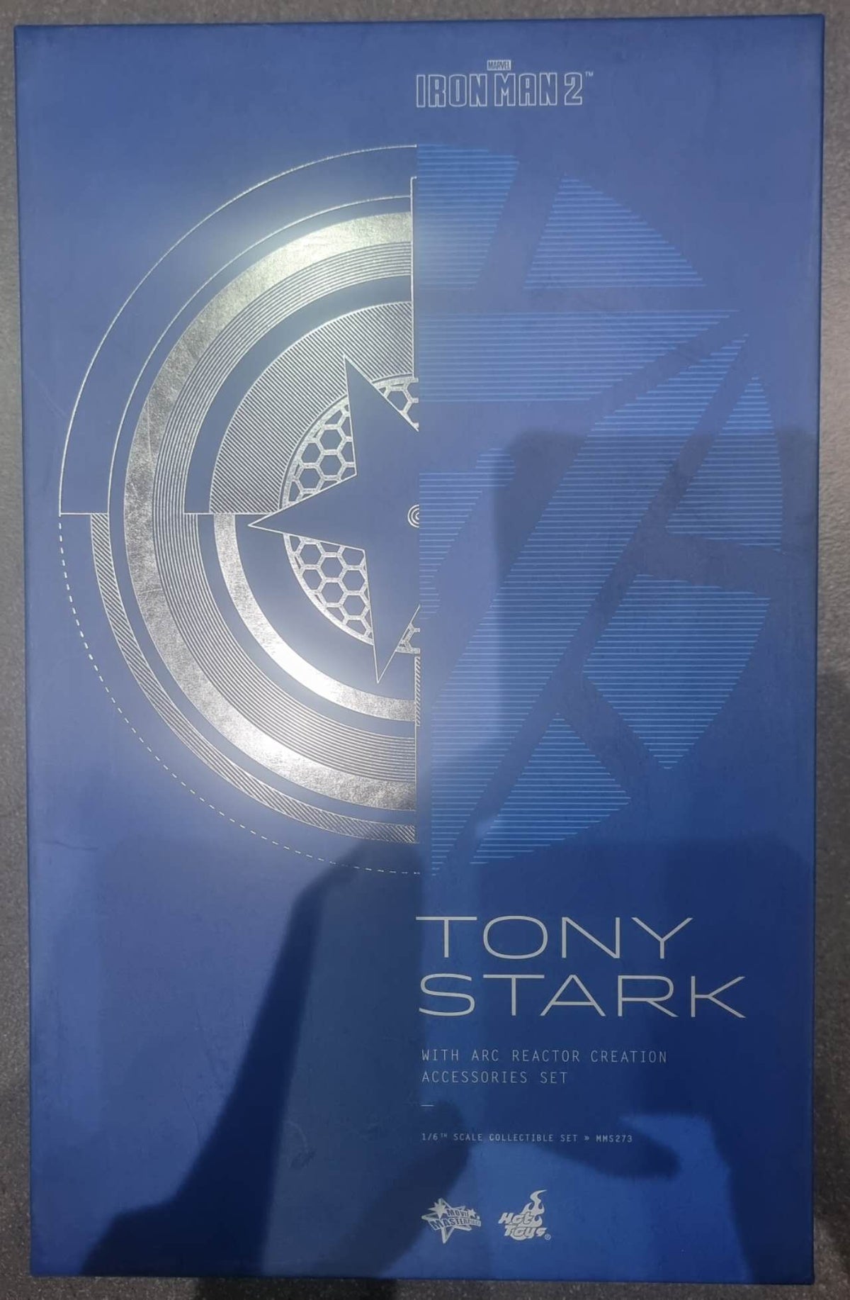 PRE-LOVED - Hot Toys - MMS273 - Iron Man 2: Tony Stark w/ Arc Reactor Creation Accessories Set