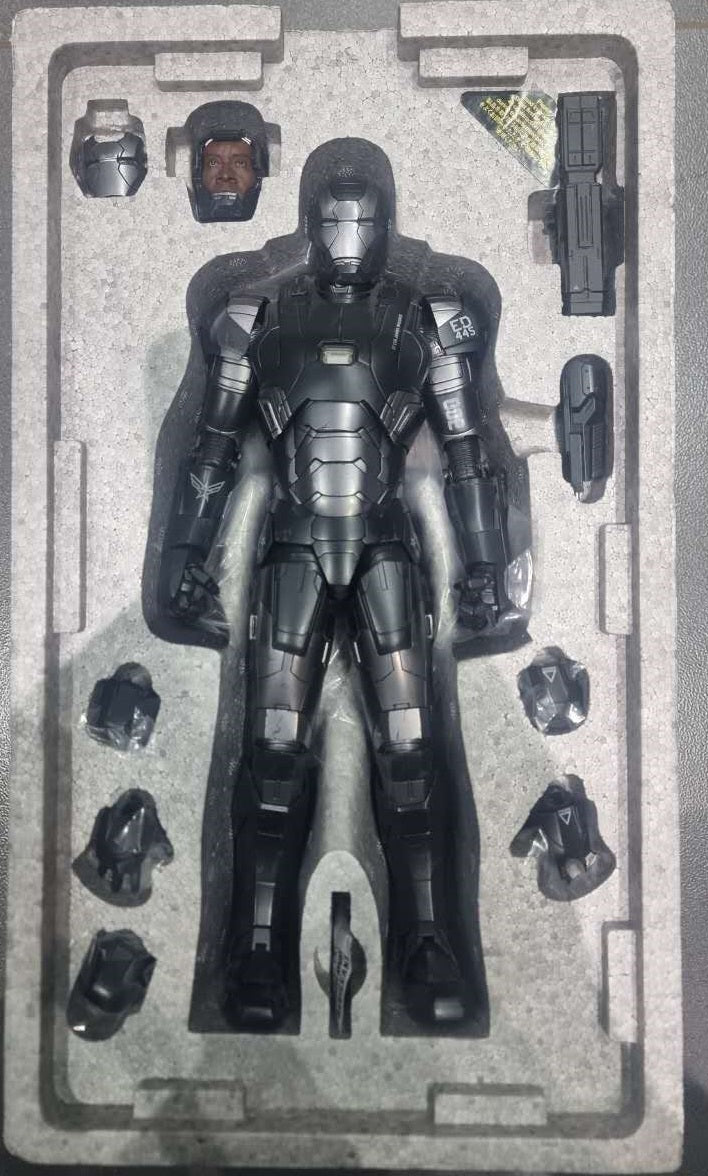 PRE-LOVED - Hot Toys - MMS290D10 - Avengers : Age of Ultron – War Machine Mark II