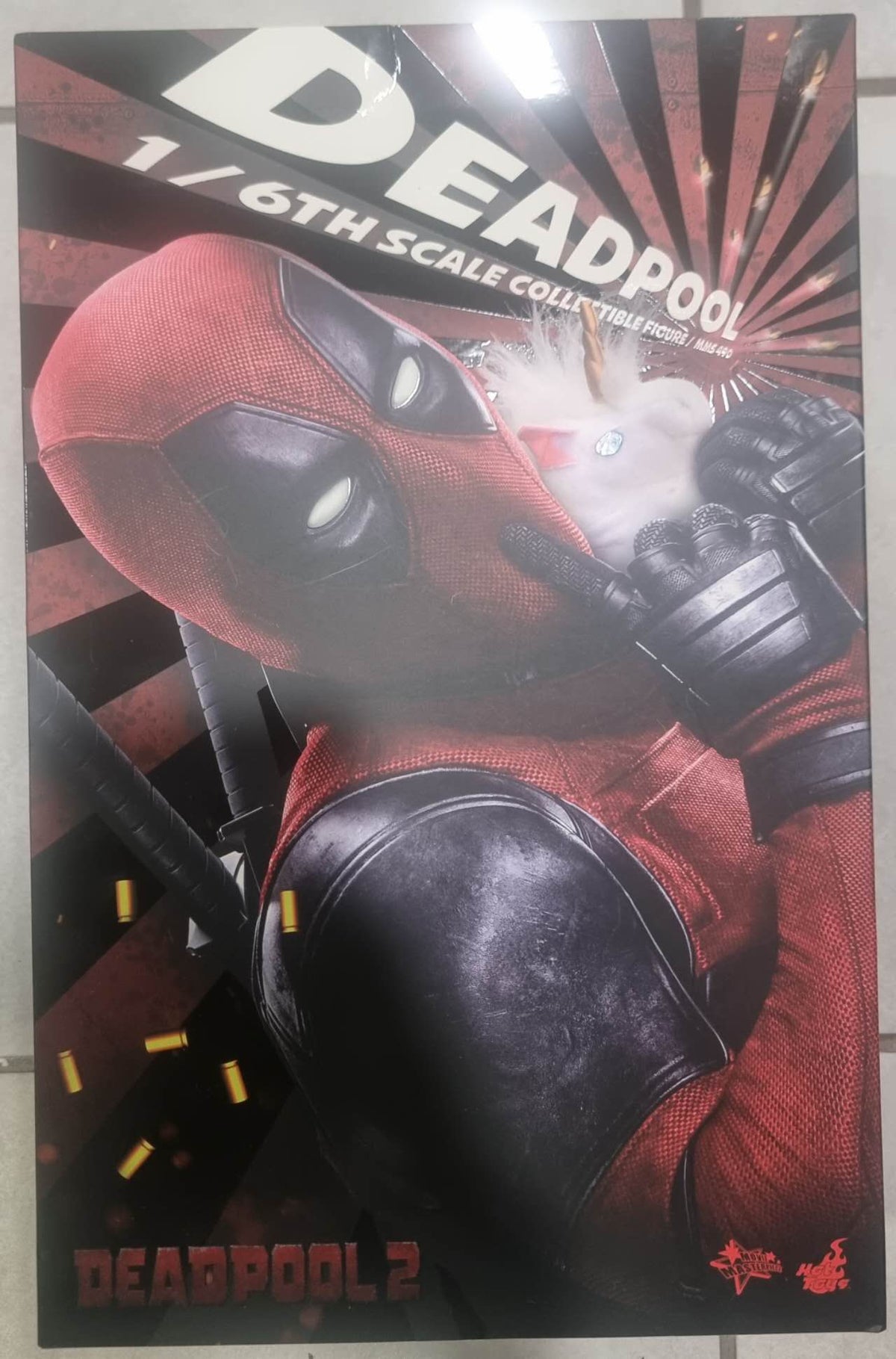 PRE-LOVED - Hot Toys - MMS490 - Deadpool 2: Deadpool
