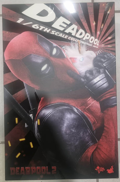 PRE-LOVED - Hot Toys - MMS490 - Deadpool 2: Deadpool