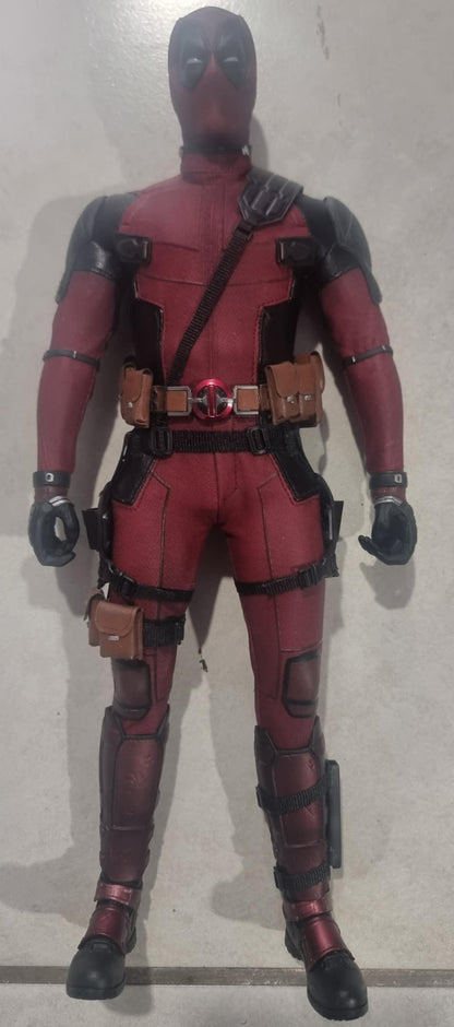 PRE-LOVED - Hot Toys - MMS490 - Deadpool 2: Deadpool