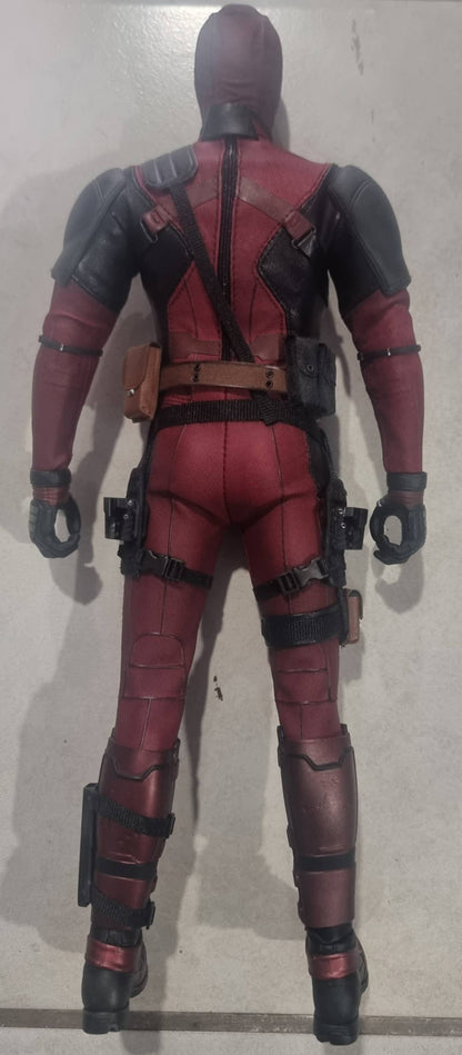 PRE-LOVED - Hot Toys - MMS490 - Deadpool 2: Deadpool