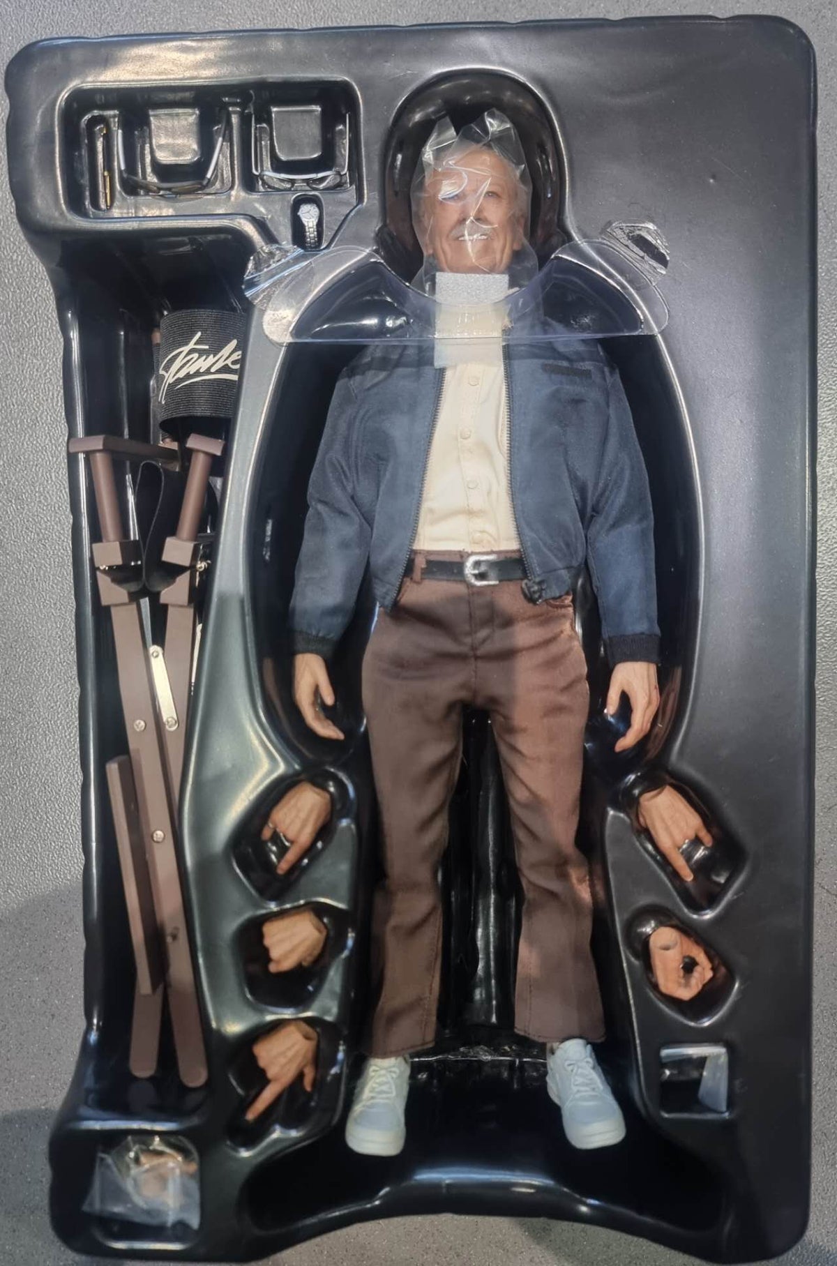 PRE-LOVED - Hot Toys - MMS327 - Stan Lee