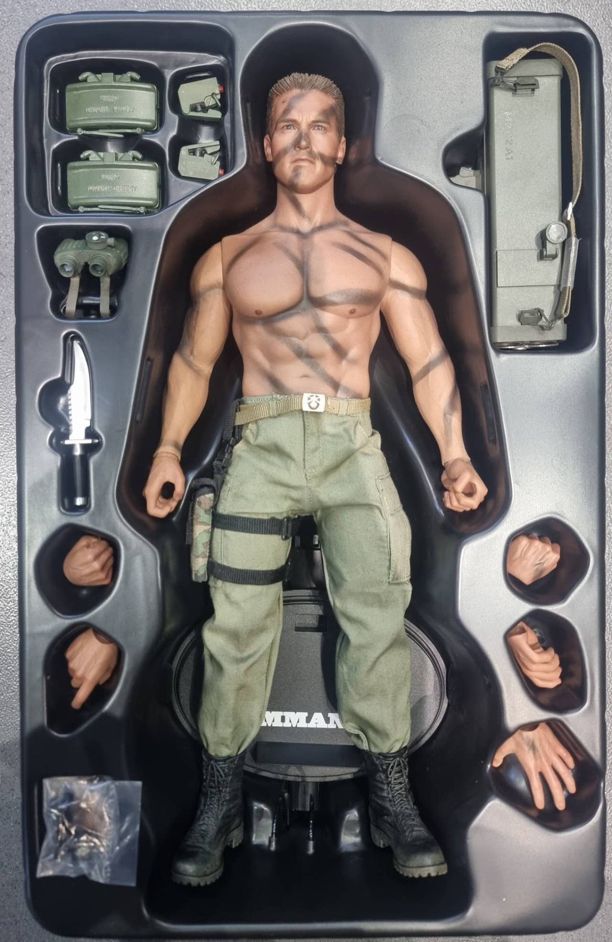 PRE-LOVED - Hot Toys - MMS276 - Commando – John Matrix