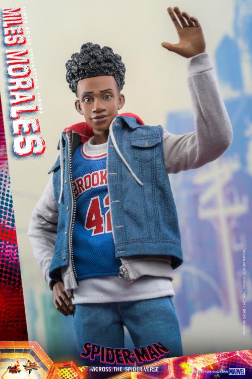 Hot Toys - MMS710 - Spider-Man: Across The Spider-Verse: Part One: Spider-Man (Miles Morales) 1/6 Scale Figure
