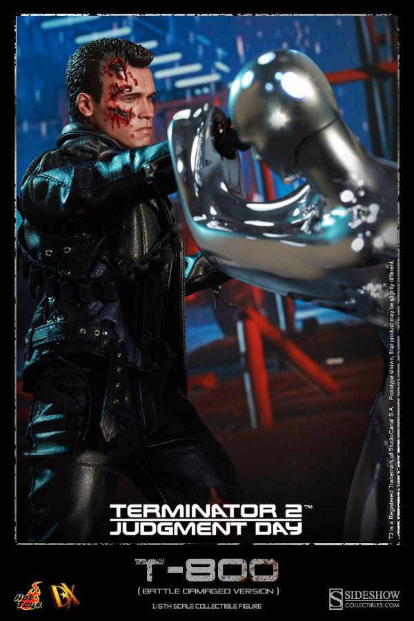 PRE-LOVED - Hot Toys - DX13 - Terminator 2: T-800 (Battle Damaged)