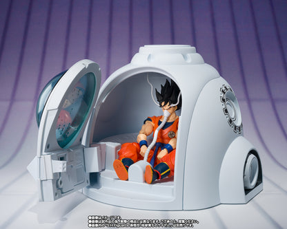 Tamashii Nations - S.H.Figuarts - Dragon Ball Z: Medical Machine (Exclusive)