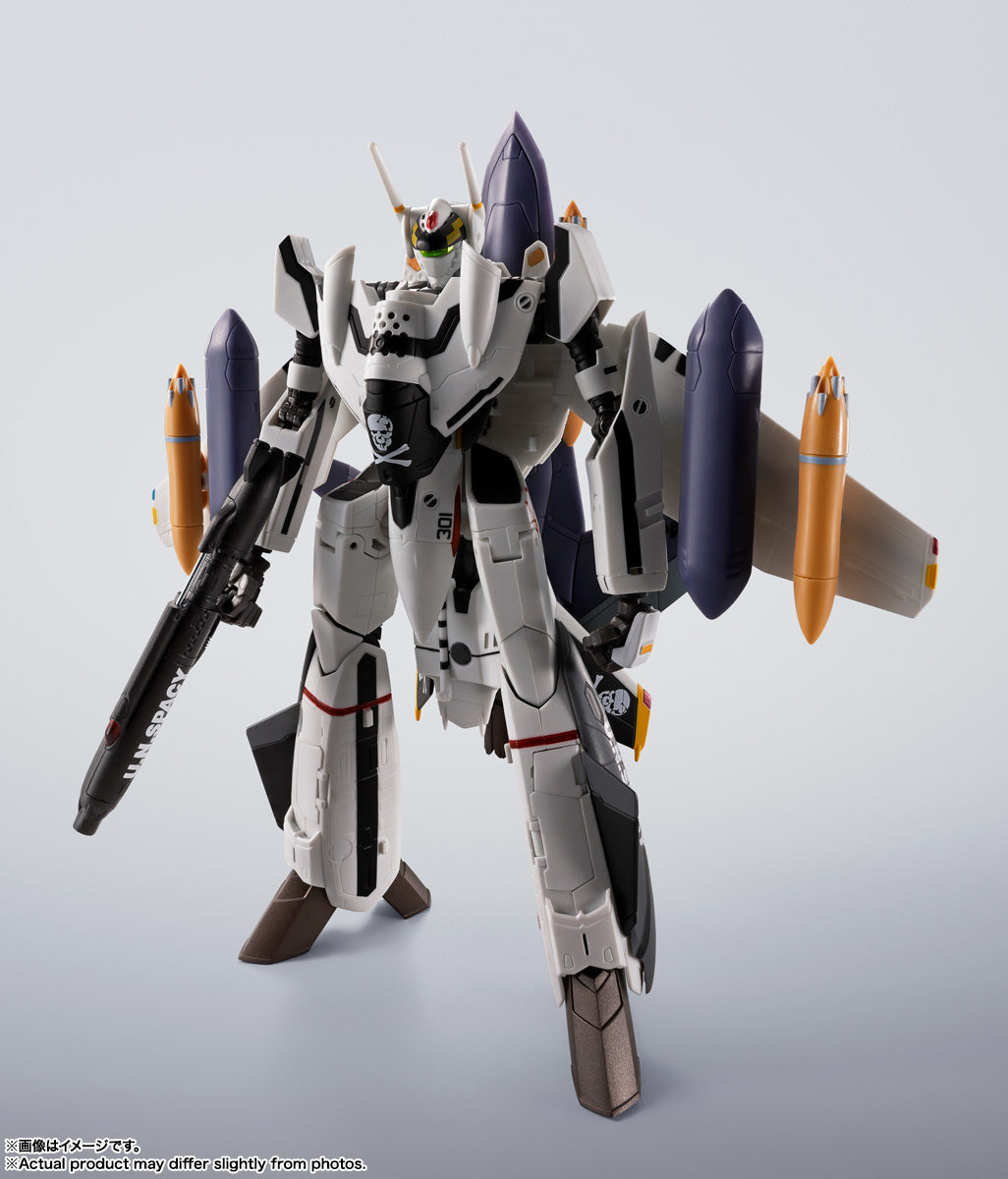 Tamashii Nations - Hi-Metal R: VF-0S PHOENIX (ROY FOCKER USE) + QF-2200D-B GHOST