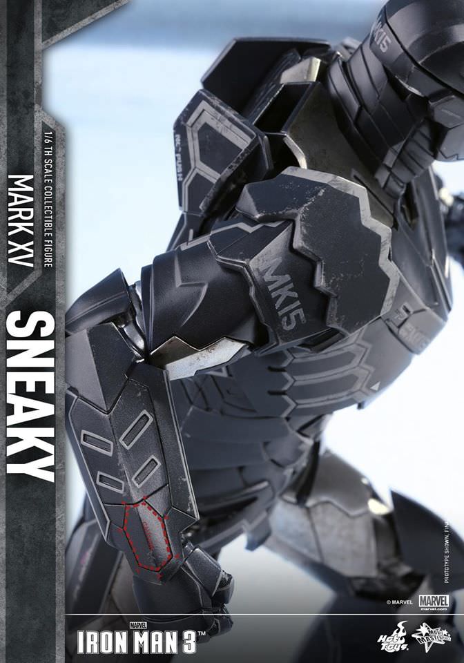 PRE-LOVED - Hot Toys - MMS348 - Iron Man 3: Iron Man Mark 15 Sneaky