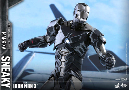PRE-LOVED - Hot Toys - MMS348 - Iron Man 3: Iron Man Mark 15 Sneaky