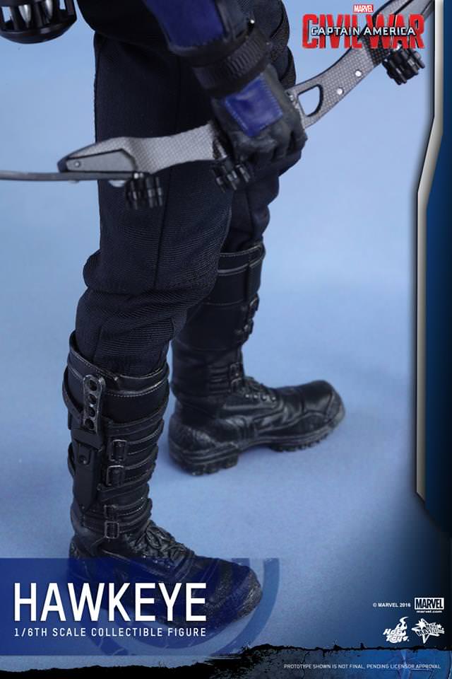 PRE-LOVED - Hot Toys - MMS358 - Captain America Civil War: Hawkeye