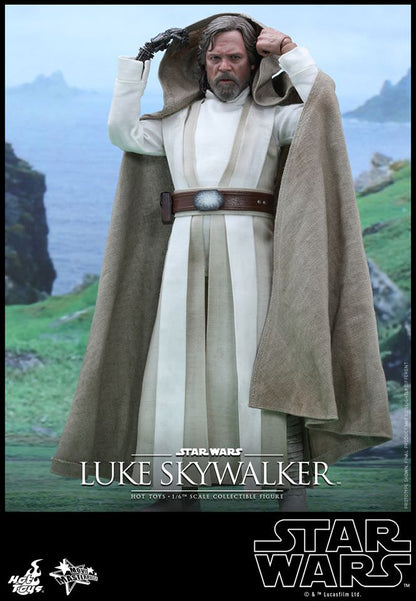 PRE-LOVED - Hot Toys - MMS390 - Star Wars : The Force Awakens – Luke Skywalker