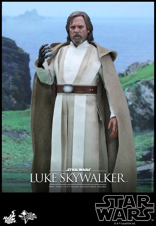 PRE-LOVED - Hot Toys - MMS390 - Star Wars : The Force Awakens – Luke Skywalker