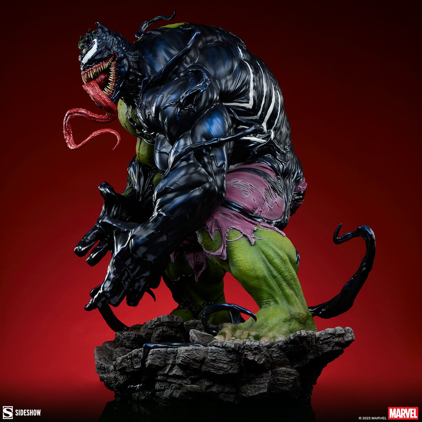 Sideshow Collectibles - 300903 - Venomized Hulk Premium Format™ Figure