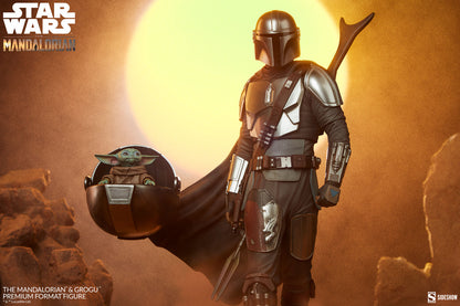 PRE-LOVED - Sideshow Collectibles - 300786 - The Mandalorian and Grogu Premium Format
