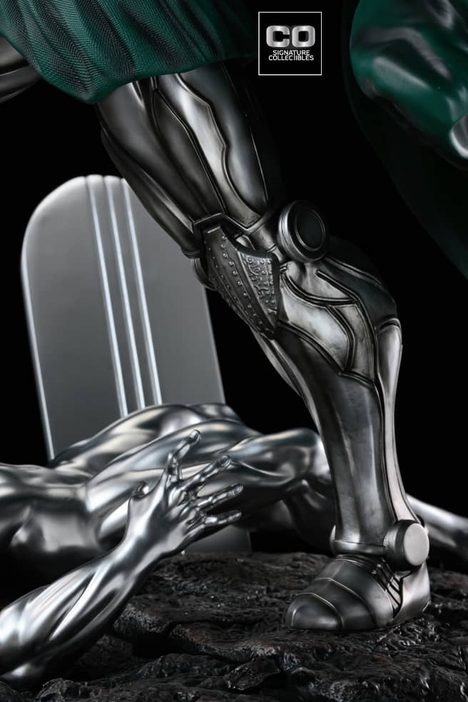PRE-LOVED - CO Signature Collectibles - 1/4 scale Doctor Doom